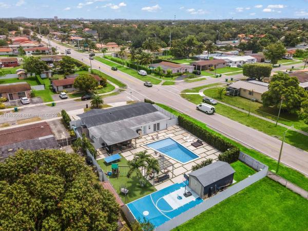 Martinez, 10202 SW 33rd St, University Park, Florida 33165, image 1