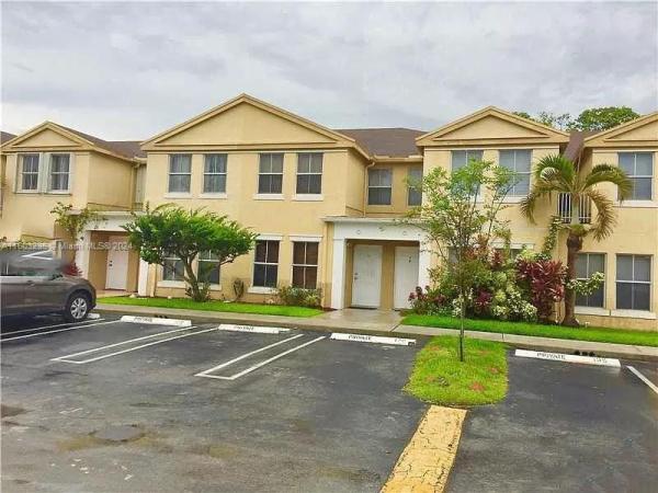 Oakview, 9203 Fontainebleau Blvd #111, Fountainebleau, Florida 33172, image 2