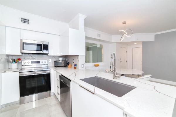 Porto Bellagio, 17150 N Bay Rd #2905, Sunny Isles Beach, Florida 33160, image 1