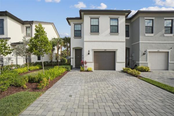 Oak Tree, Oakland Park, Florida 33309, image 1