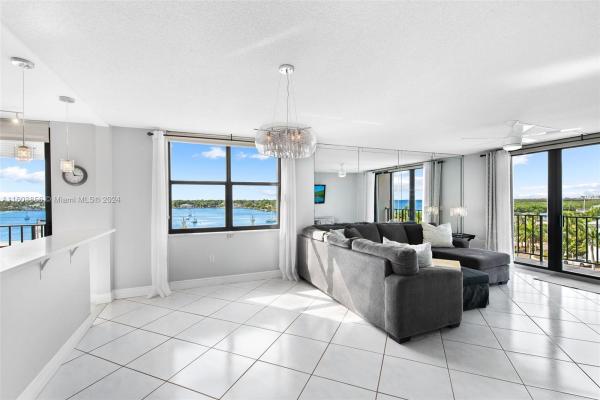 Crystal Tower, 322 Buchanan St #607, Hollywood, Florida 33019, image 3