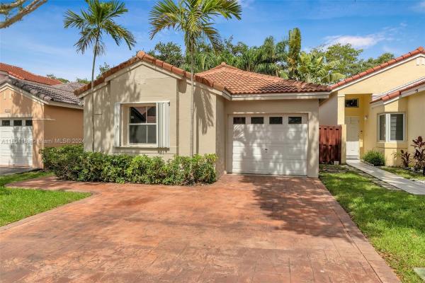 Poinciana At Chestnut Ranch, 7236 SW 114th Pl, Kendall, Florida 33173, image 1