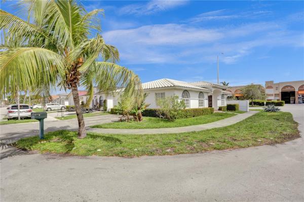 Ponderosa, 3131 W 79th Pl, Hialeah, Florida 33018, image 2