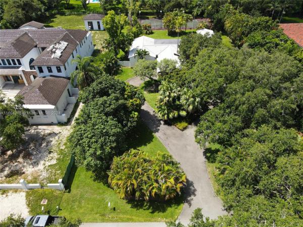 Sloan, 6480 SW 94th St, Pinecrest, Florida 33156, image 3