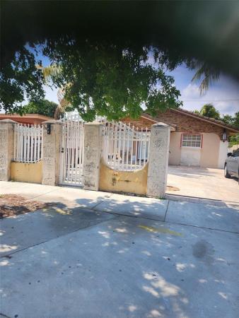 Hialeah Residential, 827 E 27th St, Hialeah, Florida 33013, image 1