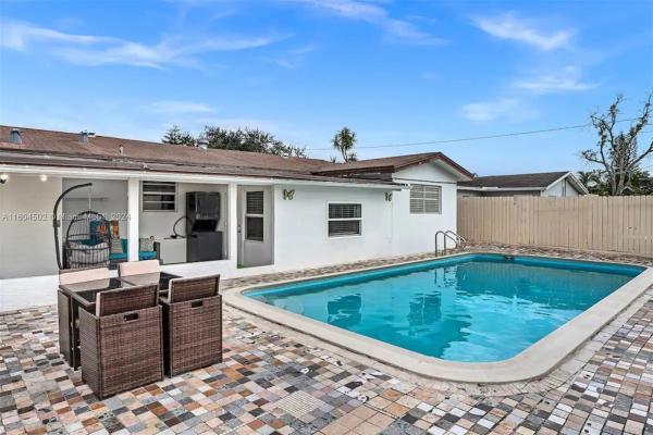 Hollywood No HOA, 2340 N 66th Ter, Hollywood, Florida 33024, image 1