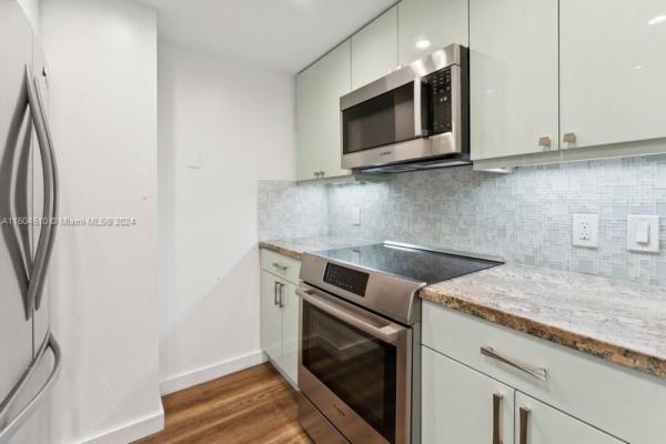 Courvoisier Courts, 701 SE Brickell Key Blvd #1206, Miami, Florida 33131, image 2