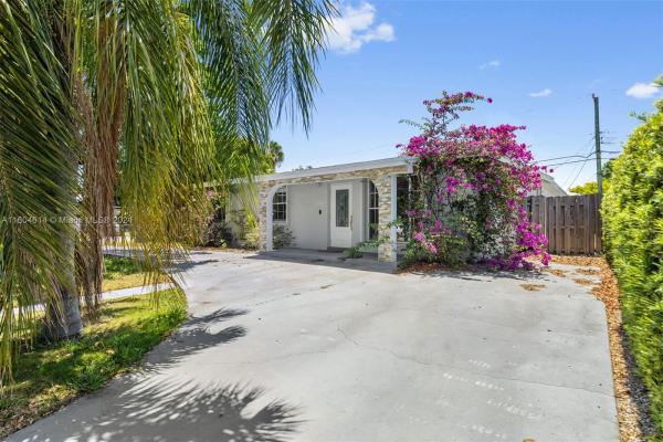 Westwood Lakes Residential, 5050 SW 113th Ct, Westwood Lakes, Florida 33165, image 3