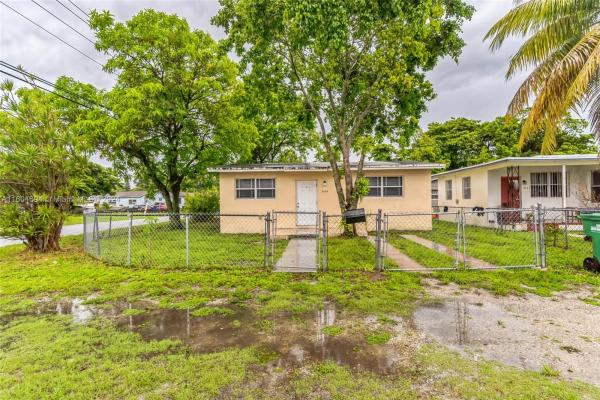 Para Villa Heights, 2035 NW 70th St, Gladeview, Florida 33147, image 1
