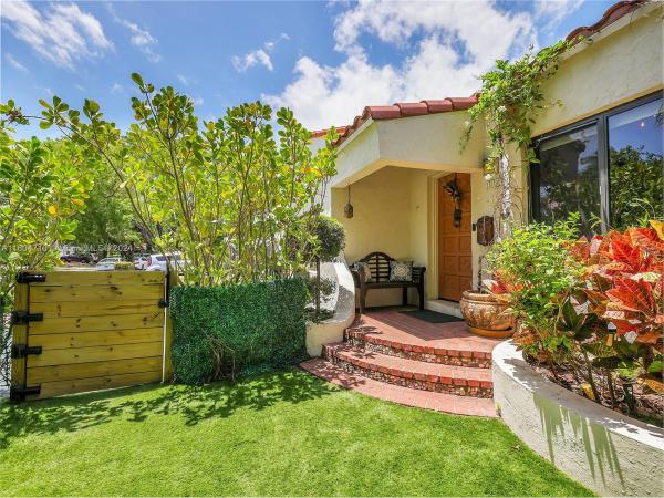 Isle Of Normandy Trouville, 1551 Biarritz Dr, Miami Beach, Florida 33141, image 1
