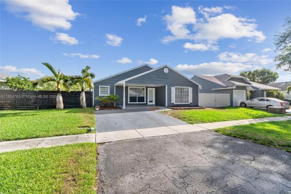 Cinnamon Place At Honeywoods, 8631 SW 14th Ct, Pembroke Pines, Florida 33025, image 1