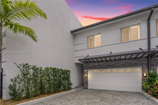 Lake Ridge, 1122 NE 14th Ave, Fort Lauderdale, Florida 33304, image 1