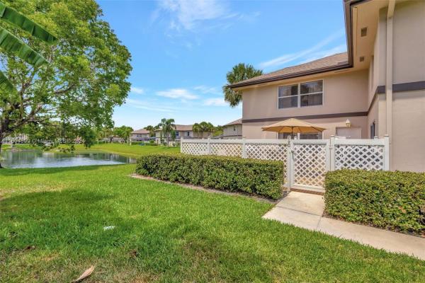 Stamford At Royal Palm Beach, 12 Amherst Ct #C, Royal Palm Beach, Florida 33411, image 3
