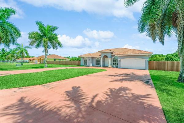 South Kendall Estates, 16963 SW 215th Ter, Redland, Florida 33187, image 1