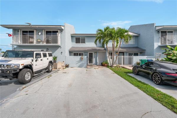 Chateaubleau Villas, 3872 SW 107th Ave #2-5, University Park, Florida 33165, image 1