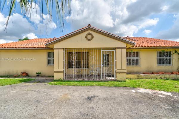 16021 SW 288th St, Unincorporated Dade County, Florida 33033, image 2