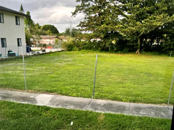 West Perrine No HOA, 10430 Sw 179th St, West Perrine, Florida 33157, image 1