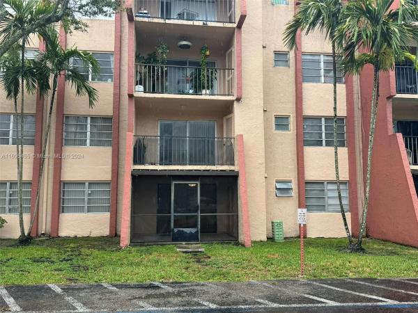 Ramblewood, 13701 Kendale Lakes Cir #B-109, Kendale Lakes, Florida 33183, image 3