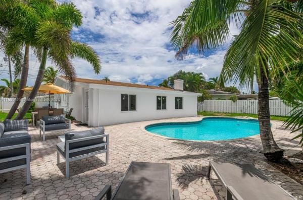 Lake Placid, 2784 NE 30th St #1, Lighthouse Point, Florida 33064, image 1