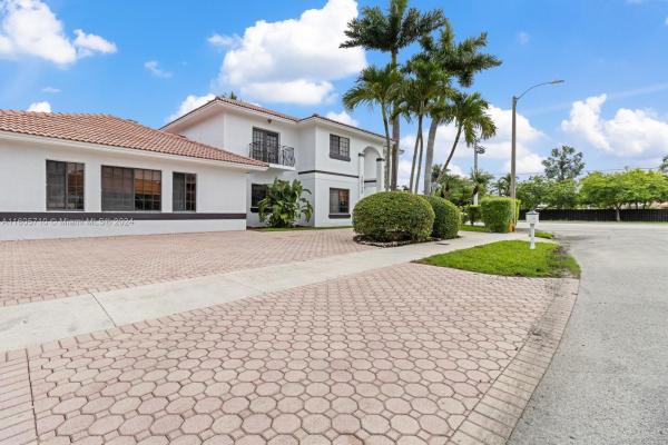 15713 SW 46th Ter, Unincorporated Dade County, Florida 33185, image 3