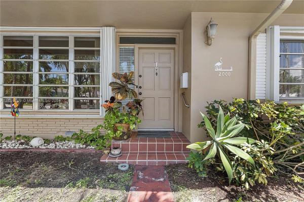 Lauder Gate, 2000 NE 17th Ct, Fort Lauderdale, Florida 33305, image 2