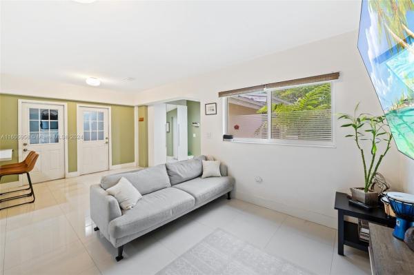 Fulford By The Sea, 1414 NE 179th St, North Miami Beach, Florida 33162, image 2