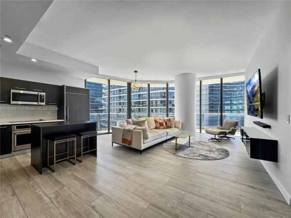 Brickell Heights East, 45 SW 9th St #4201, Miami, Florida 33130, image 3