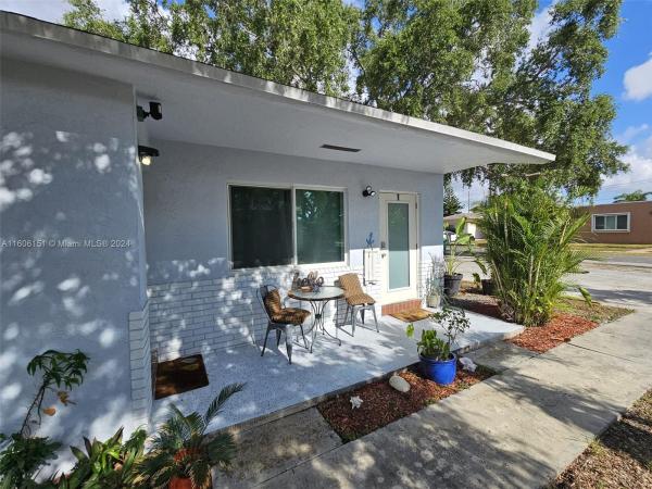 Dania Heights, 237 SW 4th St #1-2, Dania Beach, Florida 33004, image 2
