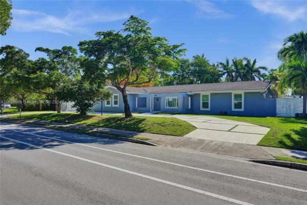 Lakeshore, 14021 SW 92nd Ave, Kendall, Florida 33176, image 3