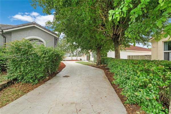 Paseos 2, 16150 SW 111th Ter, The Hammocks, Florida 33196, image 3