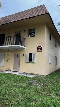 Villas At Carriage Hills Lakeside, 2 Briarwood Cir #101, Hollywood, Florida 33024, image 3