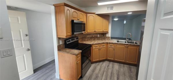 Lake Emerald, 115 Lake Emerald Dr #102, Oakland Park, Florida 33309, image 1