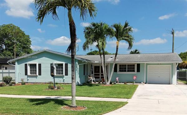 Bel Aire, 19830 Lenaire Dr, Cutler Bay, Florida 33157, image 2