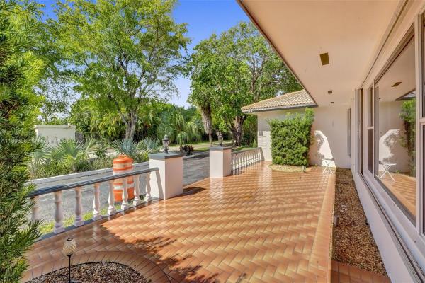 Hollywood Golf Estates, 1237 Wiley St, Hollywood, Florida 33019, image 3
