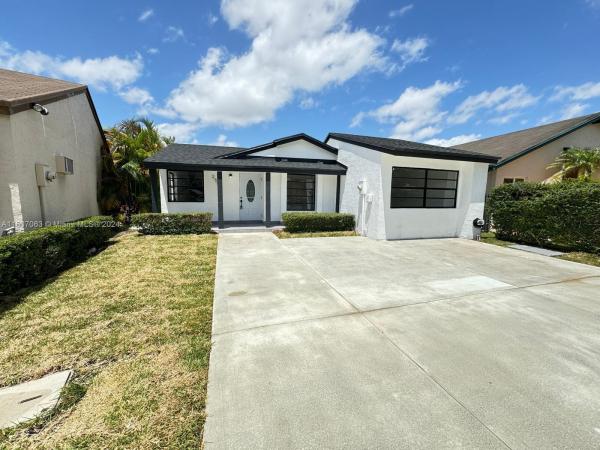 Pervas, 2500 SW 131st Ct, Tamiami, Florida 33175, image 3
