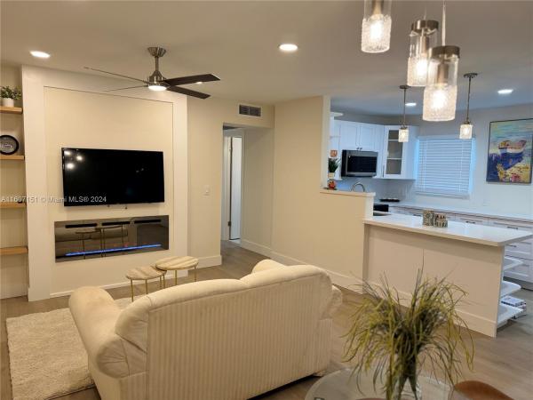 Westbury, 48 Westbury B #48, Deerfield Beach, Florida 33442, image 1