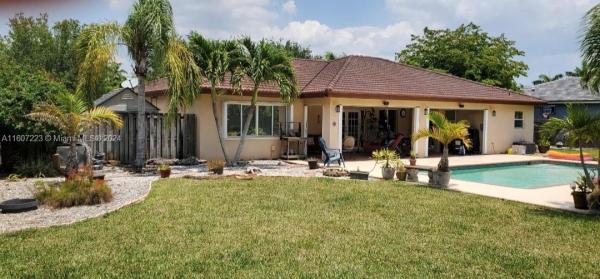 Oak South Estates, 12926 SW 211th Ter, South Miami Heights, Florida 33177, image 2