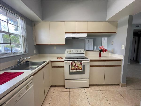 Water's Edge At Deerfield, 840 Cypress Park Way #B3, Deerfield Beach, Florida 33064, image 1