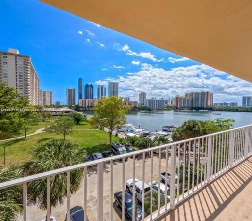 Winston Towers 700, 290 174th St #516, Sunny Isles Beach, Florida 33160, image 1