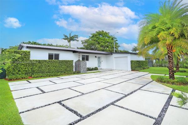 Darlington Manor, 5600 SW 93rd Ave, Sunset, Florida 33173, image 1