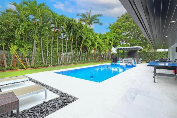 Darlington Manor, 5600 SW 93rd Ave, Sunset, Florida 33173, image 3