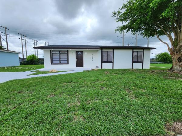 12705 SW 261st Ter, Unincorporated Dade County, Florida 33032, image 3
