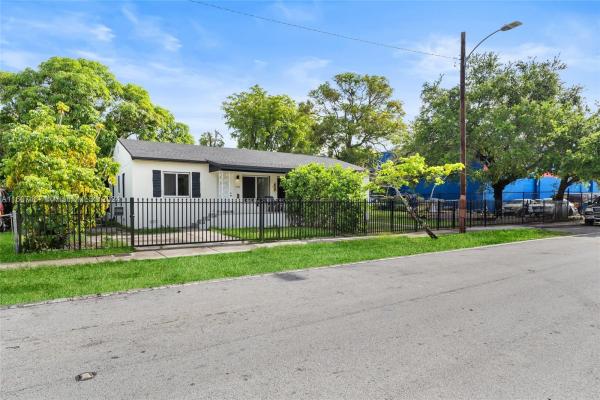 17th Avenue Manor, 1721 NW 48th St, Miami, Florida 33142, image 1