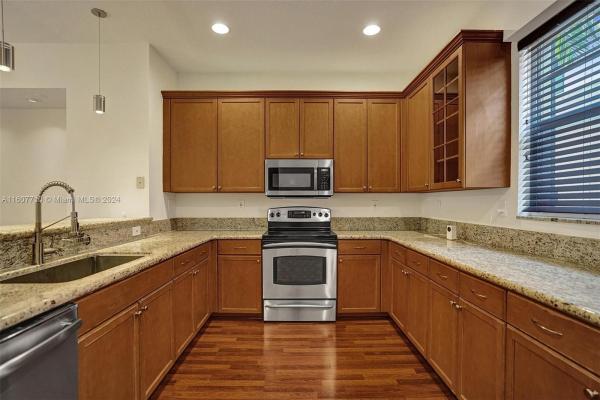 Villa Medici, 1033 NE 17th Way #702, Fort Lauderdale, Florida 33304, image 2