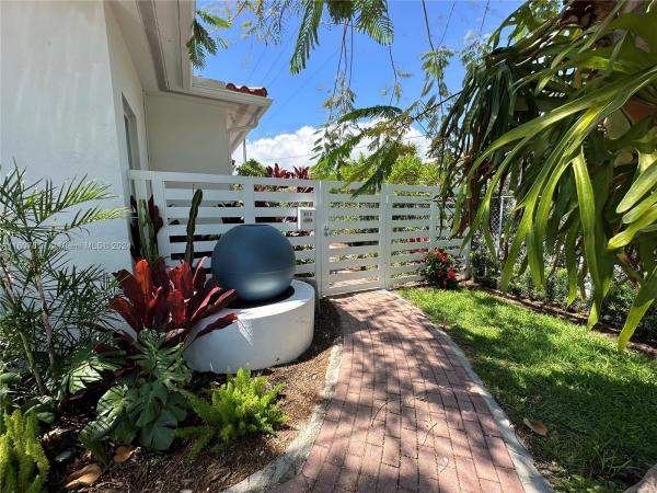 Belle Meade, 650 NE 75th St, Miami, Florida 33138, image 1