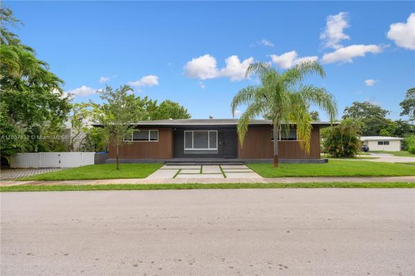 Michelle Heights, 970 NE 87th St, Miami, Florida 33138, image 3