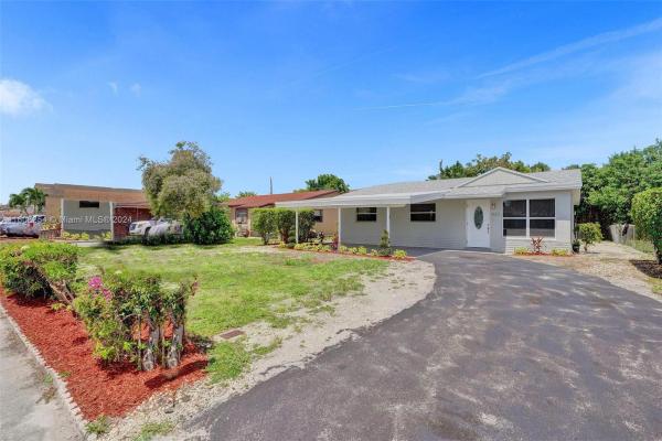 College Park, 432 NW 2nd Ter, Deerfield Beach, Florida 33441, image 1