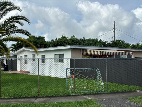 Westwood Lakes Residential, 4030 SW 110th Ave, Westwood Lakes, Florida 33165, image 2