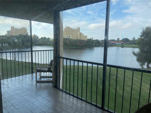 Country Club Village, 16325 Golf Club Rd #313, Weston, Florida 33326, image 1