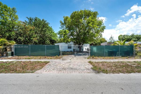 Lauderdale Manor, 1522 NW 11th St, Fort Lauderdale, Florida 33311, image 1